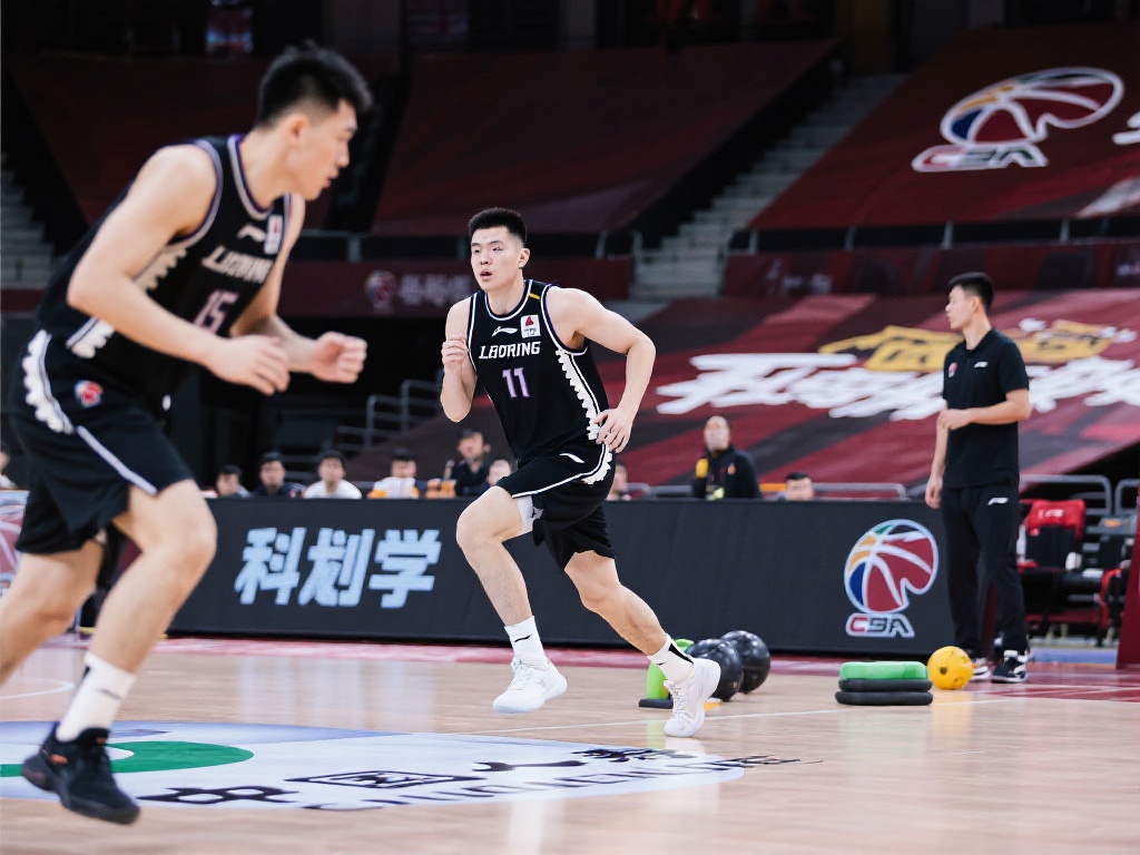 以CBA联赛中的强队为例，健身训练往往是